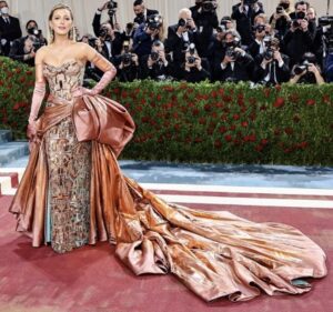 Read more about the article MAKEUP & FASHION GO HAND & HAND HERE IS OUR 2022 “GILDED GLAMOR AND WHITE TIE”, THEMED META GALA FASHION FAVORITES~