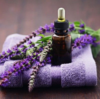 You are currently viewing HERE ARE THE TOP ESSENTIAL OILS FOR REDUCING AND HEALING SCARES~